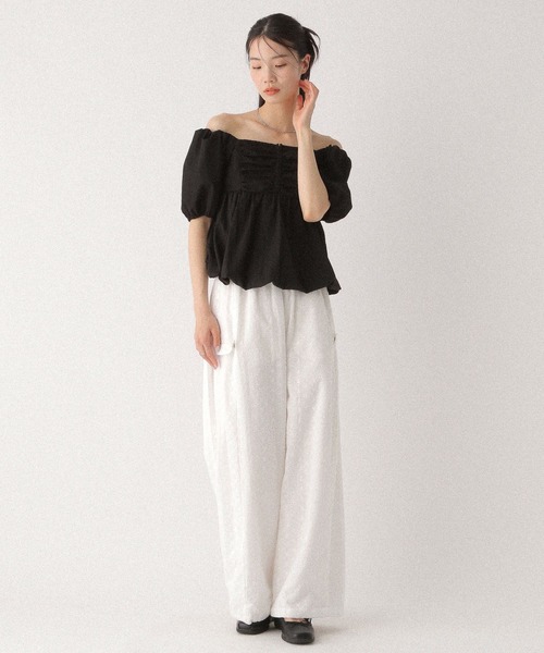 Heather(ヘザー)の「フロントホックバルーンブラウス(半袖) 497925(シャツ/ブラウス・レディース・オフホワイト/ブラック/ライトブルー・FREE)」の16枚目の写真