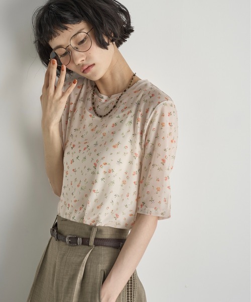 THE YOn(ザヨン)の「小花柄シアーハーフスリーブプルオーバー(Tシャツ/カットソー・レディース・アイボリー/ブラック・FREE)」の20枚目の写真