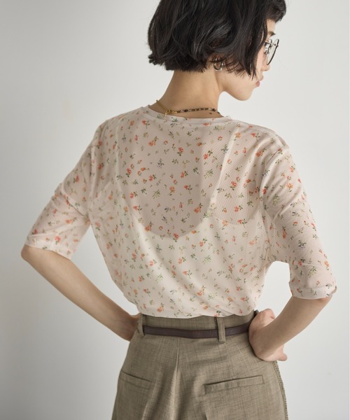 小花柄シアーハーフスリーブプルオーバー（Tシャツ/カットソー