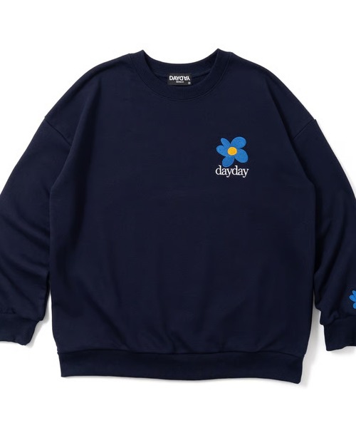 DAYDAY(デイデイ)の「ボタンロゴクルーネックスウェット(スウェット・レディース・ネイビー/グレー・L/XL/M)」の2枚目の写真