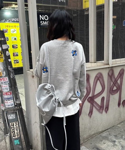 DAYDAY(デイデイ)の「ボタンロゴクルーネックスウェット(スウェット・レディース・ネイビー/グレー・L/XL/M)」の8枚目の写真