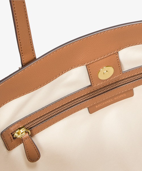 MICHAEL KORS(マイケルコース)の「TARYN レザー トート ラージ - MKシグネチャー(トートバッグ・レディース・ブラウン系その他・FREE)」の5枚目の写真