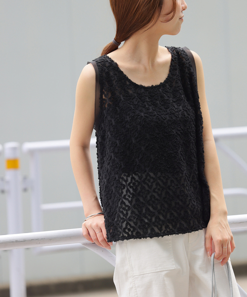 JOURNAL STANDARD relume（ジャーナルスタンダード　レリューム）の「［25AW新作］キカカットジャガードノースリーブプルオーバー（その他トップス・レディース・キャメル/ブラック・FREE）」の2枚目の写真