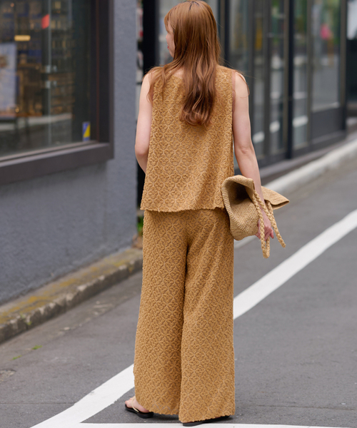 JOURNAL STANDARD relume（ジャーナルスタンダード　レリューム）の「［25AW新作］キカカットジャガードノースリーブプルオーバー（その他トップス・レディース・キャメル/ブラック・FREE）」の17枚目の写真