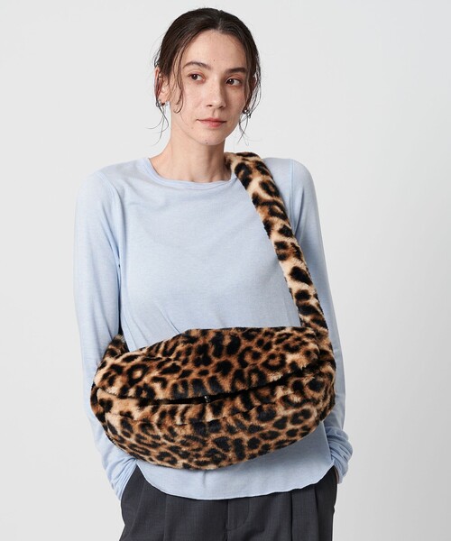 NOMADIS（ノマディス）の「【別注】＜NOMADIS＞LUCK フェイクファー ショルダーバッグ（ショルダーバッグ・レディース・その他1/ダークブラウン・FREE）」の2枚目の写真