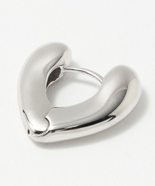 UNITED ARROWS（ユナイテッドアローズ）の「ハート フープ ピアス（ピアス（両耳用）・レディース・シルバー/ゴールド・FREE）」の4枚目の写真