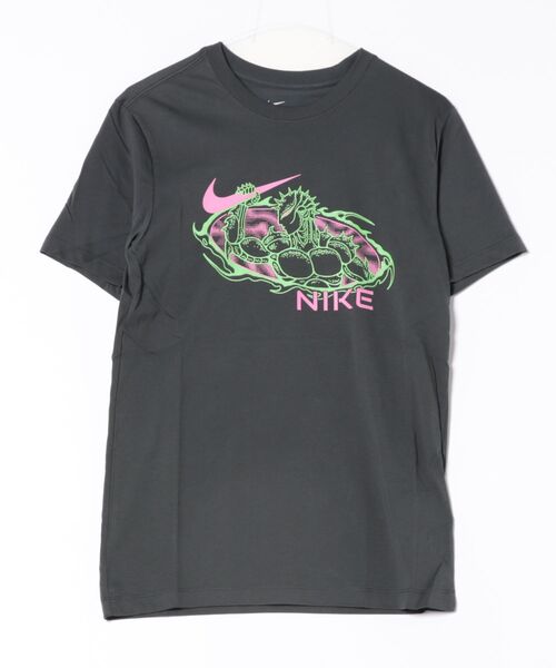 NIKE（ナイキ）の「《NIKEアパレル》AS M NK TEE WILDCARD（Tシャツ/カットソー・メンズ・カーキブラウン/グレー系その他・2XL/XL/M/S/L）」の2枚目の写真