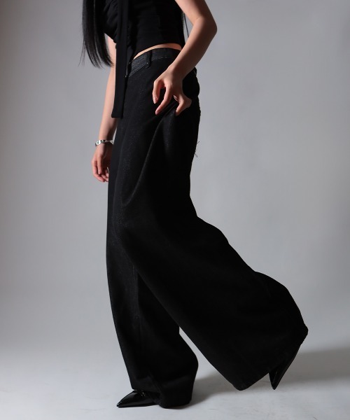NANAHACHI（ナナハチ）の「デザインタック ワイドデニムパンツ（デニムパンツ・レディース・ブルー/ブラック・SMALL/MEDIUM/LARGE）」の8枚目の写真