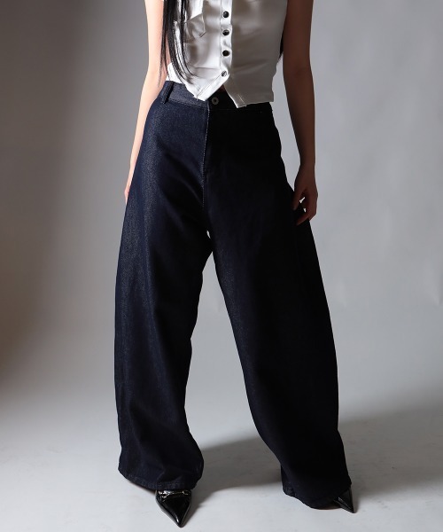 NANAHACHI（ナナハチ）の「デザインタック ワイドデニムパンツ（デニムパンツ・レディース・ブルー/ブラック・SMALL/MEDIUM/LARGE）」の14枚目の写真