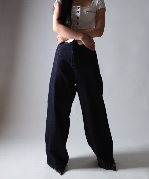 NANAHACHI（ナナハチ）の「デザインタック ワイドデニムパンツ（デニムパンツ・レディース・ブルー/ブラック・SMALL/MEDIUM/LARGE）」の15枚目の写真