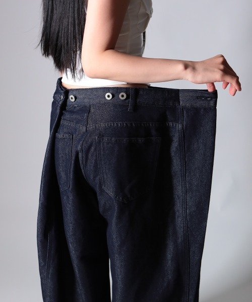NANAHACHI（ナナハチ）の「デザインタック ワイドデニムパンツ（デニムパンツ・レディース・ブルー/ブラック・SMALL/MEDIUM/LARGE）」の19枚目の写真