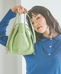 巾着」に該当するバッグ（グリーン・カーキ/緑色系・レザー・本革