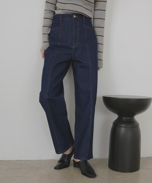 LIAN（リアン）の「センターラインストレートデニムパンツ（デニムパンツ・レディース・グレー/ブルー/ベージュ/インディゴブルー・SMALL/MEDIUM）」の3枚目の写真