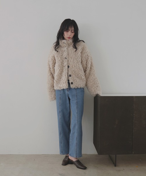 LIAN（リアン）の「センターラインストレートデニムパンツ（デニムパンツ・レディース・グレー/ブルー/ベージュ/インディゴブルー・SMALL/MEDIUM）」の15枚目の写真