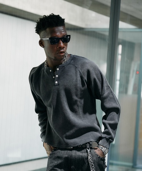 ANDER HUNK(アンダーハンク)の「Metal Henry neck Thermal / メタルヘンリーネックサーマル(Tシャツ/カットソー・メンズ・ブラウン/レッド系その他/グレー/ブラック/その他/パープル/グレー系その他・LARGE/MEDIUM/SMALL)」の3枚目の写真