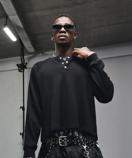 ANDER HUNK(アンダーハンク)の「Metal Henry neck Thermal / メタルヘンリーネックサーマル(Tシャツ/カットソー・メンズ・ブラウン/レッド系その他/グレー/ブラック/その他/パープル/グレー系その他・LARGE/MEDIUM/SMALL)」の17枚目の写真