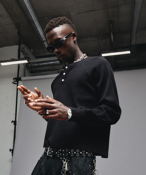 ANDER HUNK(アンダーハンク)の「Metal Henry neck Thermal / メタルヘンリーネックサーマル(Tシャツ/カットソー・メンズ・ブラウン/レッド系その他/グレー/ブラック/その他/パープル/グレー系その他・LARGE/MEDIUM/SMALL)」の18枚目の写真