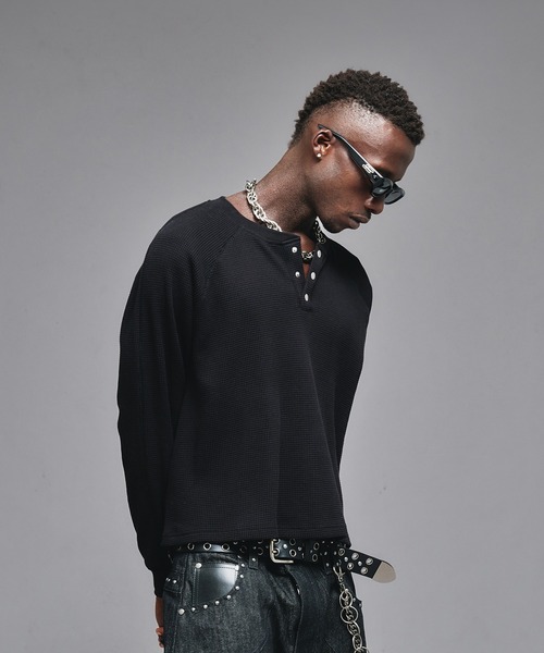 ANDER HUNK(アンダーハンク)の「Metal Henry neck Thermal / メタルヘンリーネックサーマル(Tシャツ/カットソー・メンズ・ブラウン/レッド系その他/グレー/ブラック/その他/パープル/グレー系その他・LARGE/MEDIUM/SMALL)」の21枚目の写真