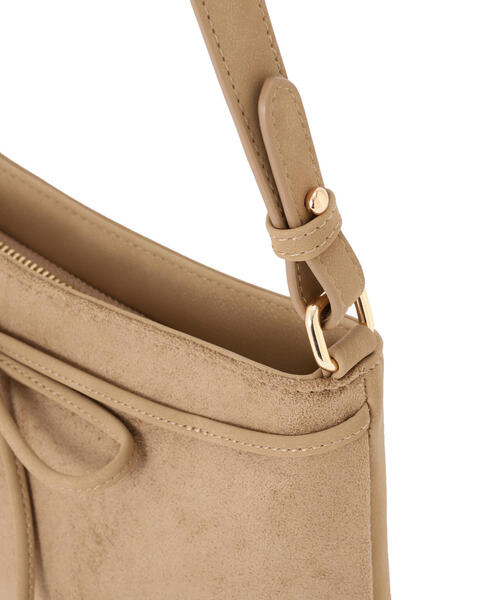 EDIT COLOGNE（エディットコロン）の「フェイクスエードリボンショルダーバッグ（ショルダーバッグ・レディース・ベージュ/ブラウン・ﾌﾘ-）」の4枚目の写真