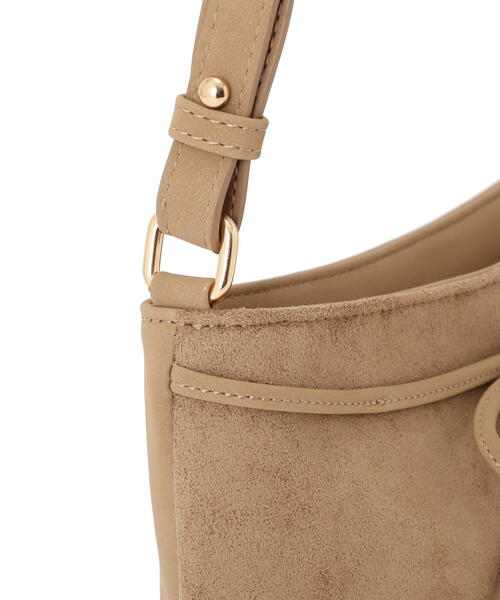 EDIT COLOGNE（エディットコロン）の「フェイクスエードリボンショルダーバッグ（ショルダーバッグ・レディース・ベージュ/ブラウン・ﾌﾘ-）」の7枚目の写真