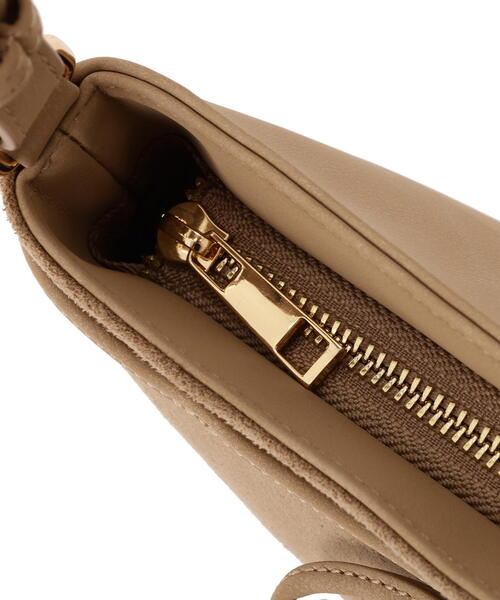 EDIT COLOGNE（エディットコロン）の「フェイクスエードリボンショルダーバッグ（ショルダーバッグ・レディース・ベージュ/ブラウン・ﾌﾘ-）」の9枚目の写真
