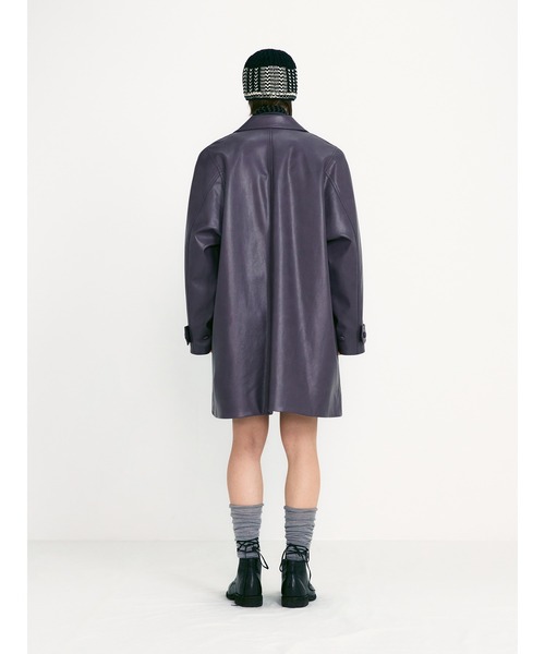 LOW CLASSIC（ロウ　クラシック）の「TEXTURED LEATHER HALF COAT（その他アウター・レディース・パープル・S）」の4枚目の写真