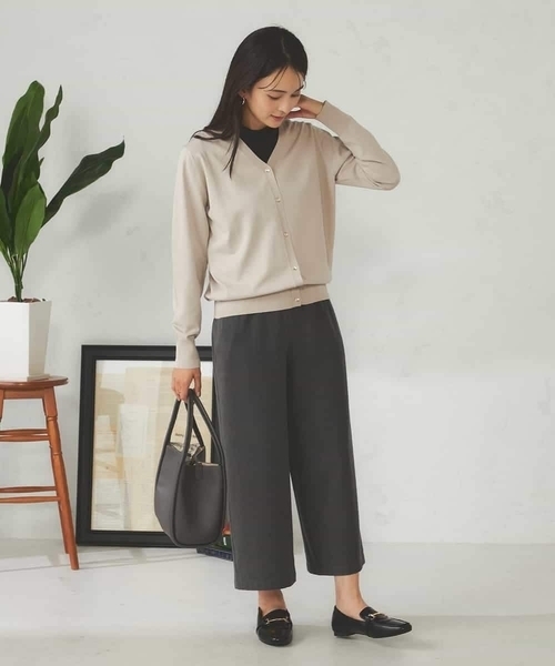 a.v.v(アーヴェヴェ)の「【マシンウォッシャブル】スエードライクワイドパンツ(その他パンツ・レディース・ベージュ/チャコールグレー/ブラック・36/40/34/38/42)」の12枚目の写真