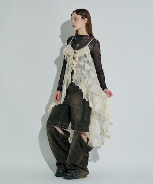 ANNA SUI NYC（アナ スイ エヌ ワイ シー）の「ラッフルシフォンキャミソール（ワンピース・レディース・ブラック/ホワイト/キャメル・FREE）」の6枚目の写真