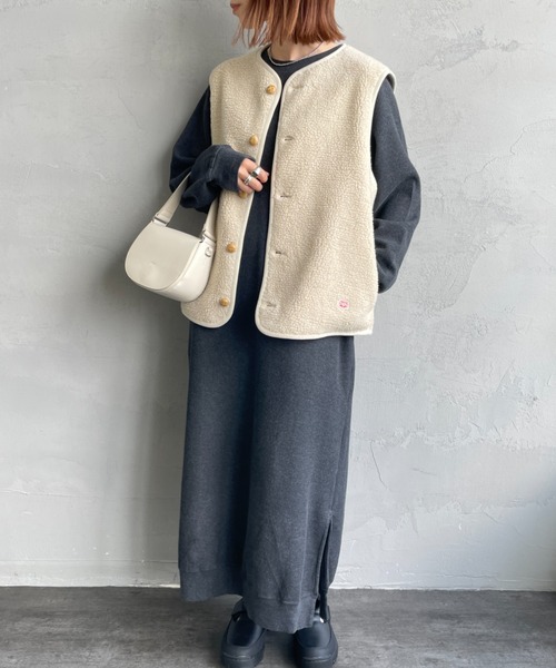 Vincent et Mireille（バンソンエミレイユ）の「[Vincent et Mireille/ヴァンソン エ ミレイユ] ボアフリースベスト（ベスト・レディース・ブラック/クリーム・36）」の4枚目の写真