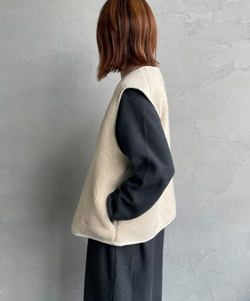 Vincent et Mireille（バンソンエミレイユ）の「[Vincent et Mireille/ヴァンソン エ ミレイユ] ボアフリースベスト（ベスト・レディース・ブラック/クリーム・36）」の15枚目の写真