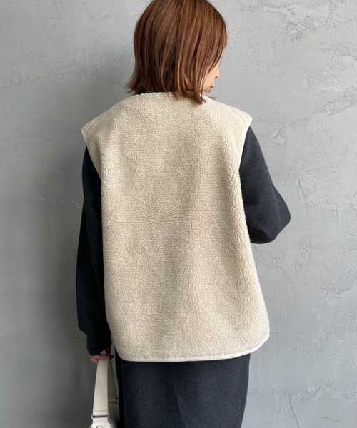 Vincent et Mireille（バンソンエミレイユ）の「[Vincent et Mireille/ヴァンソン エ ミレイユ] ボアフリースベスト（ベスト・レディース・ブラック/クリーム・36）」の16枚目の写真