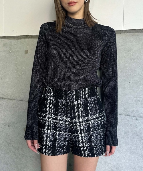 EGOIST(エゴイスト)の「ラメボトルネックニットトップス(ニット/セーター・レディース・ブラック/アイボリー/グレイッシュベージュ・FREE)」の12枚目の写真