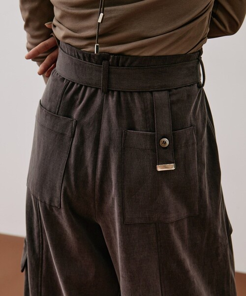 UNITED TOKYO（ユナイテッドトウキョウ）の「キュプラジャージーワイドパンツ｜ウォッシャブル/セットアップ/細見え/秋服/冬服（その他パンツ・レディース・グレー/ブラウン・1/2）」の3枚目の写真