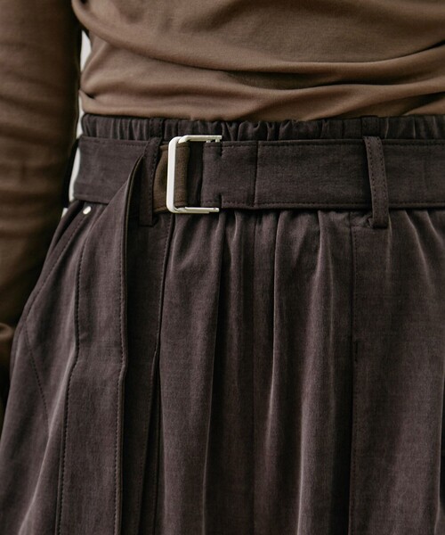 UNITED TOKYO（ユナイテッドトウキョウ）の「キュプラジャージーワイドパンツ｜ウォッシャブル/セットアップ/細見え/秋服/冬服（その他パンツ・レディース・グレー/ブラウン・1/2）」の7枚目の写真