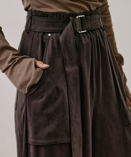 UNITED TOKYO（ユナイテッドトウキョウ）の「キュプラジャージーワイドパンツ｜ウォッシャブル/セットアップ/細見え/秋服/冬服（その他パンツ・レディース・グレー/ブラウン・1/2）」の9枚目の写真