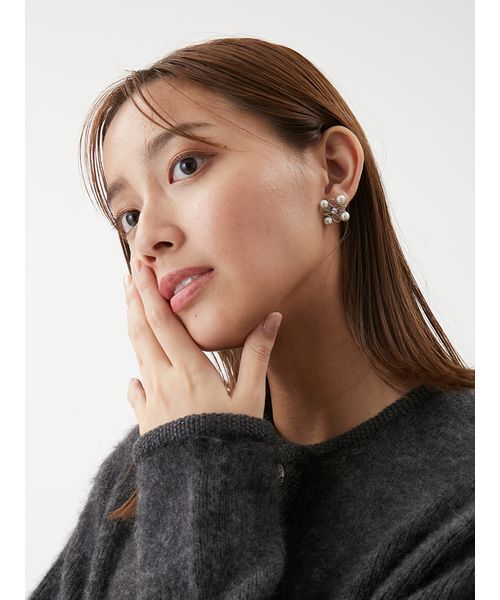 Mila Owen(ミラオーウェン)の「モチーフパールストーンピアス(ピアス(両耳用)・レディース・ゴールド/シルバー・F)」の1枚目の写真