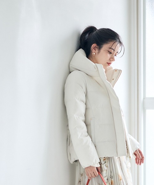 12Twelve Agenda（トゥエルブ　アジェンダ）の「撥水ストレッチライトタフタショートダウンコート（ダウンジャケット/コート・レディース・ネイビー/オフホワイト・M）」の5枚目の写真