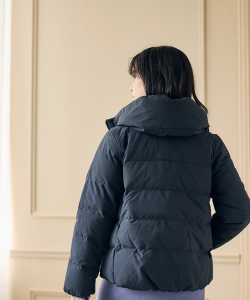 12Twelve Agenda（トゥエルブ　アジェンダ）の「撥水ストレッチライトタフタショートダウンコート（ダウンジャケット/コート・レディース・ネイビー/オフホワイト・M）」の10枚目の写真