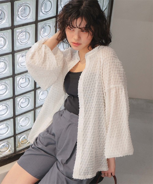 titivate(ティティベイト)の「シアージャガードボリュームブラウス(シャツ/ブラウス・レディース・ブラック/オレンジ/アイボリー・L/S/M)」の4枚目の写真