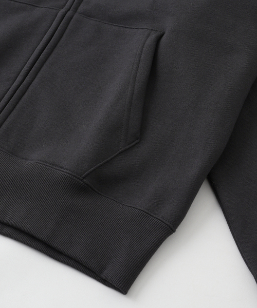 YESEYESEE(イエスアイシー)の「YESEYESEE / イエスアイシー Y.E.S SNAIL LOGO ZIP-UP HOODIE(パーカー・メンズ・ボルドー/ネイビー/チャコールグレー/グレー・SMALL/MEDIUM/X-SMALL)」の9枚目の写真