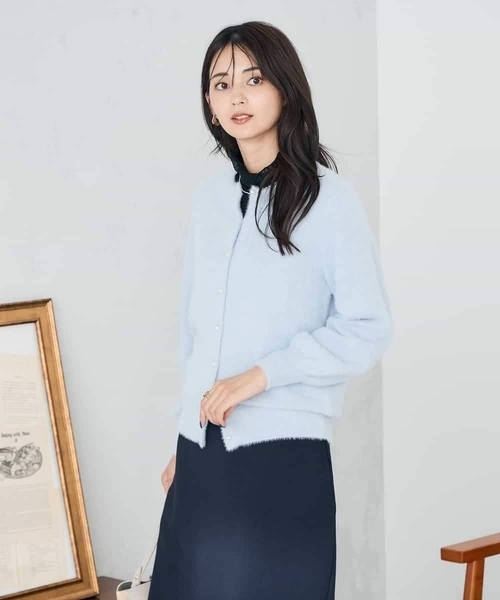 a.v.v(アーヴェヴェ)の「ヘアリーラメクルーネックカーディガン(カーディガン/ボレロ・レディース・アイボリー/ダークインディゴブルー/グレー系その他・38/36/40)」の5枚目の写真
