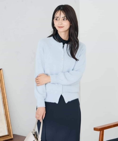 a.v.v(アーヴェヴェ)の「ヘアリーラメクルーネックカーディガン(カーディガン/ボレロ・レディース・アイボリー/ダークインディゴブルー/グレー系その他・38/36/40)」の6枚目の写真