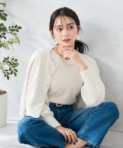 a.v.v(アーヴェヴェ)の「ヘアリーラメクルーネックカーディガン(カーディガン/ボレロ・レディース・アイボリー/ダークインディゴブルー/グレー系その他・38/36/40)」の16枚目の写真