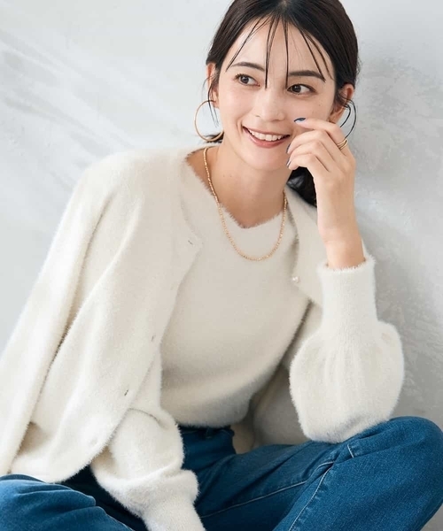 a.v.v(アーヴェヴェ)の「ヘアリーラメクルーネックカーディガン(カーディガン/ボレロ・レディース・アイボリー/ダークインディゴブルー/グレー系その他・38/36/40)」の17枚目の写真