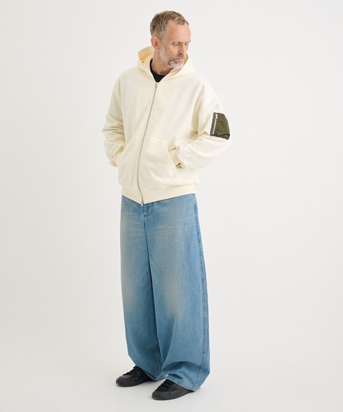 CINOH(チノ)の「【CINOH/チノ】別注 CIGAR POCKET ZIP UP HOODIE(パーカー・メンズ・ホワイト/ブラック・44/46/48)」の6枚目の写真