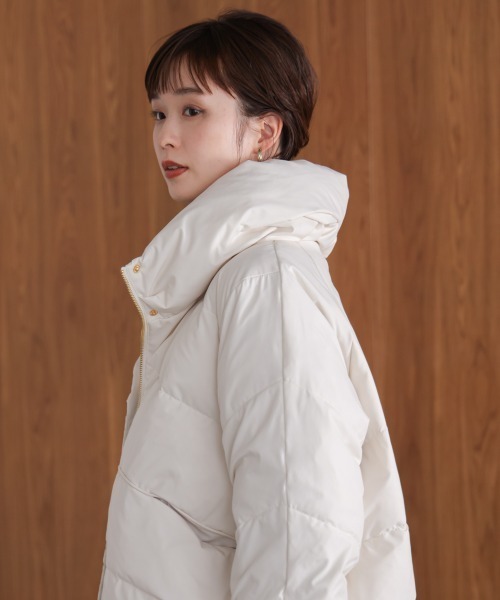 Bou Jeloud(ブージュルード)の「ストレッチカシュネックピュアダウン(ダウンジャケット/コート・レディース・ブラック/アイボリー/グレイッシュベージュ・38)」の8枚目の写真