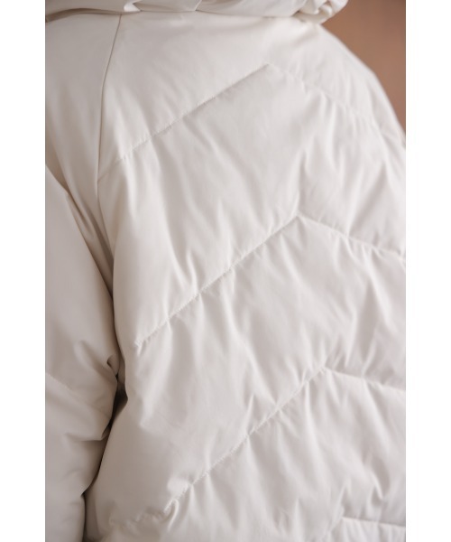 Bou Jeloud(ブージュルード)の「ストレッチカシュネックピュアダウン(ダウンジャケット/コート・レディース・ブラック/アイボリー/グレイッシュベージュ・38)」の15枚目の写真