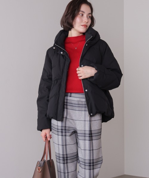 Bou Jeloud(ブージュルード)の「ストレッチカシュネックピュアダウン(ダウンジャケット/コート・レディース・ブラック/アイボリー/グレイッシュベージュ・38)」の18枚目の写真