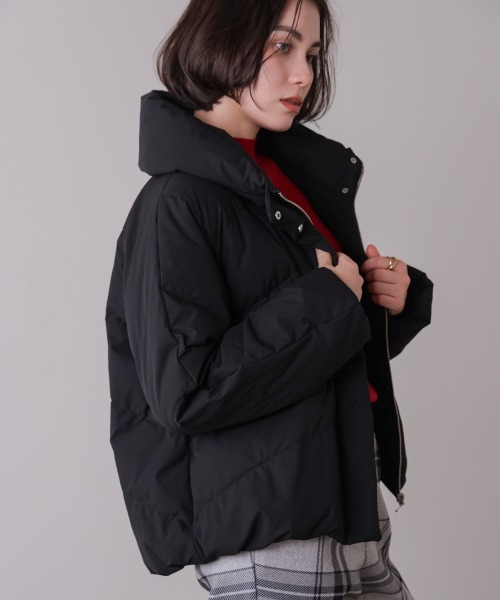 Bou Jeloud(ブージュルード)の「ストレッチカシュネックピュアダウン(ダウンジャケット/コート・レディース・ブラック/アイボリー/グレイッシュベージュ・38)」の20枚目の写真