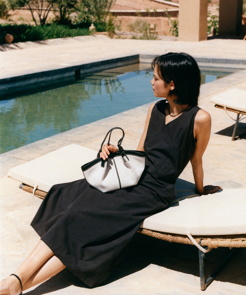 GRACE SLEEVELESS FLARE DRESS [BLACK]